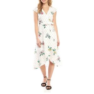 Madison polka dotted black white floral v neck cap sleeves flowing wrap dress m